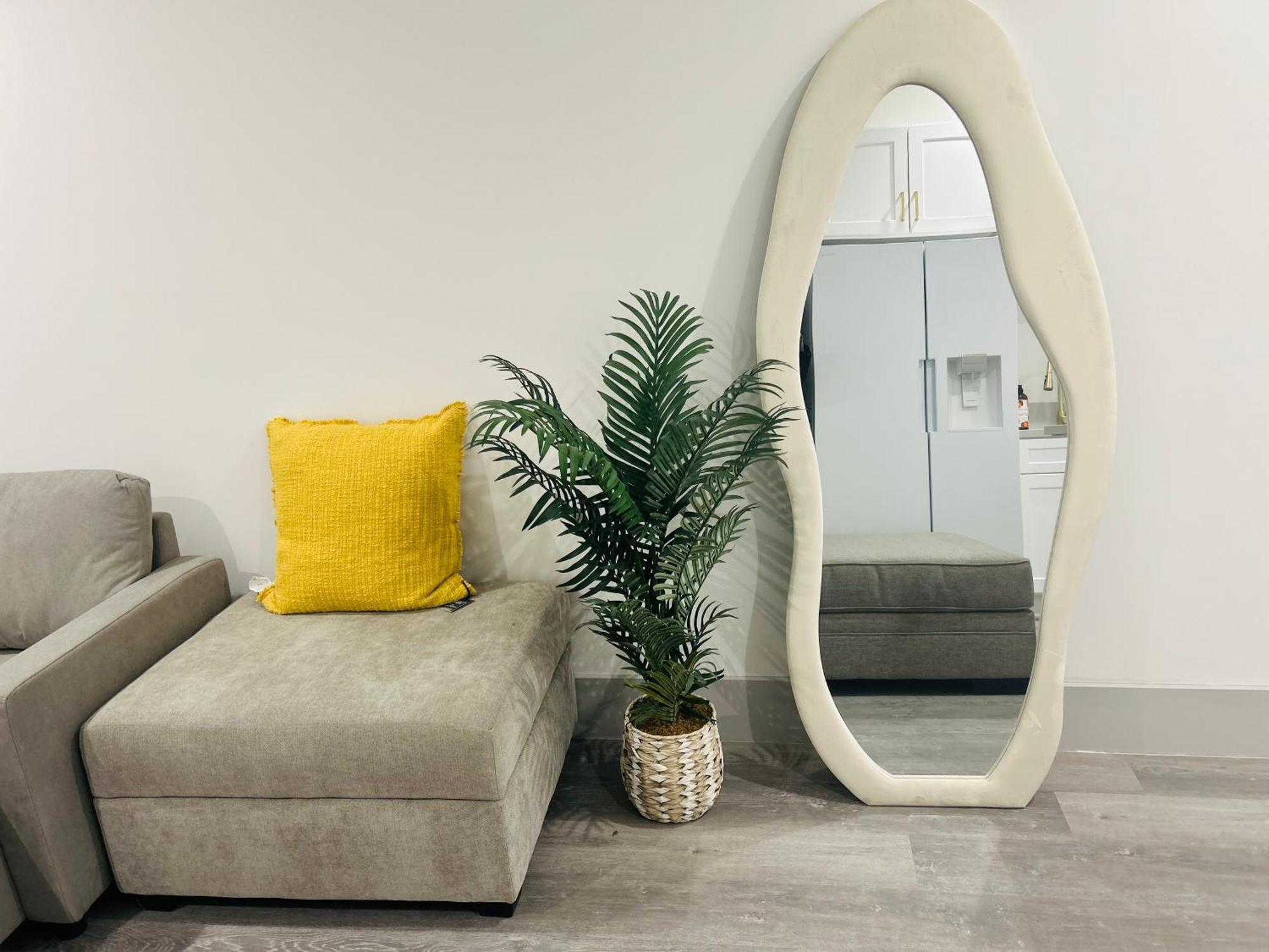 Apartment Newly Built Stylish Modern 2b In La