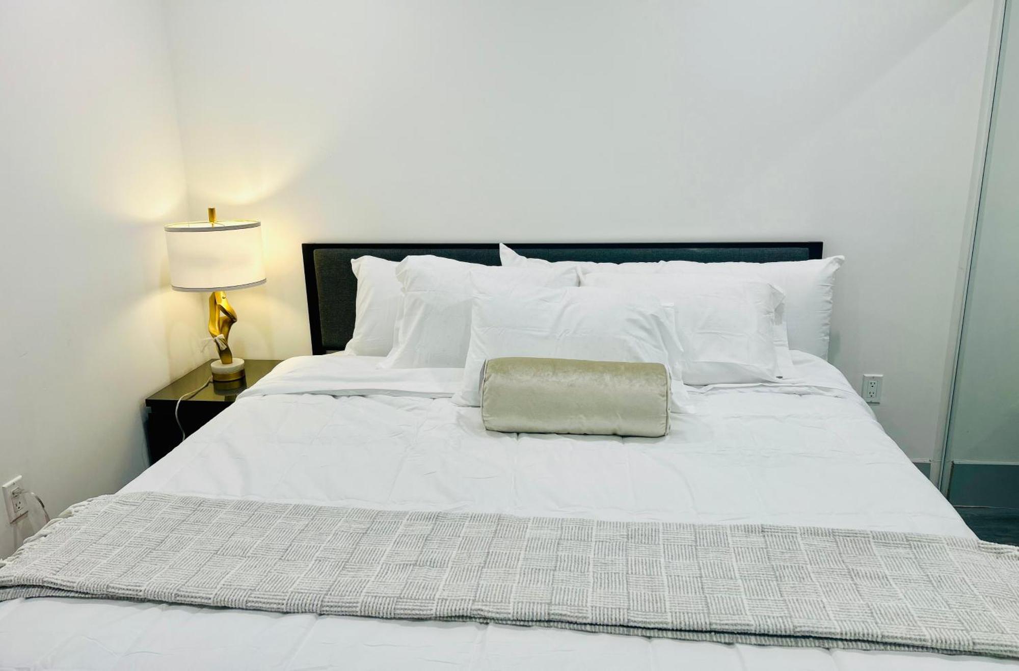 Newly Built Stylish Modern 2b In La * Los Angeles