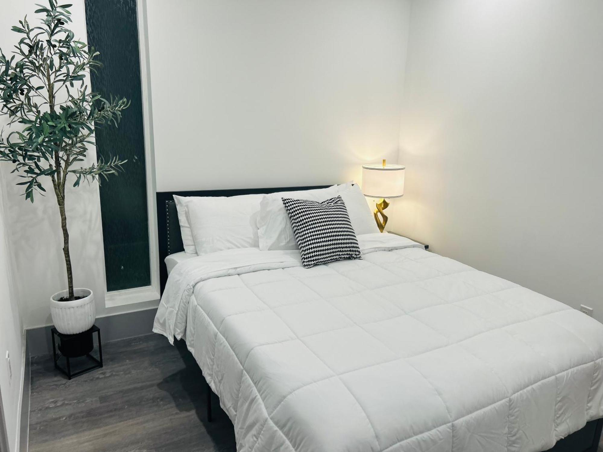 Newly Built Stylish Modern 2b In La * Los Angeles